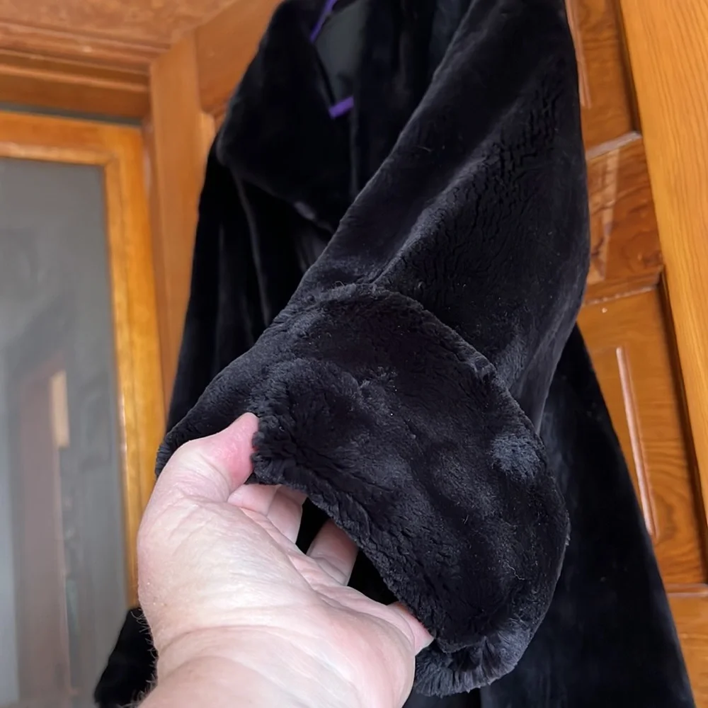 Solid black real mink coat - Picture 3 of 9